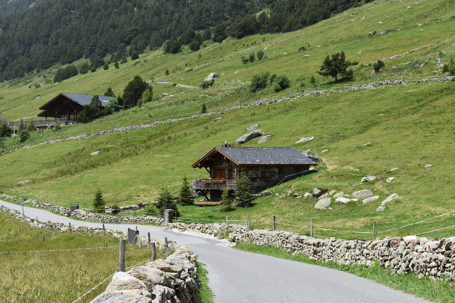 Descubre la Magia de La Borda Mangautxa: Tu Refugio de Verano en Andorra