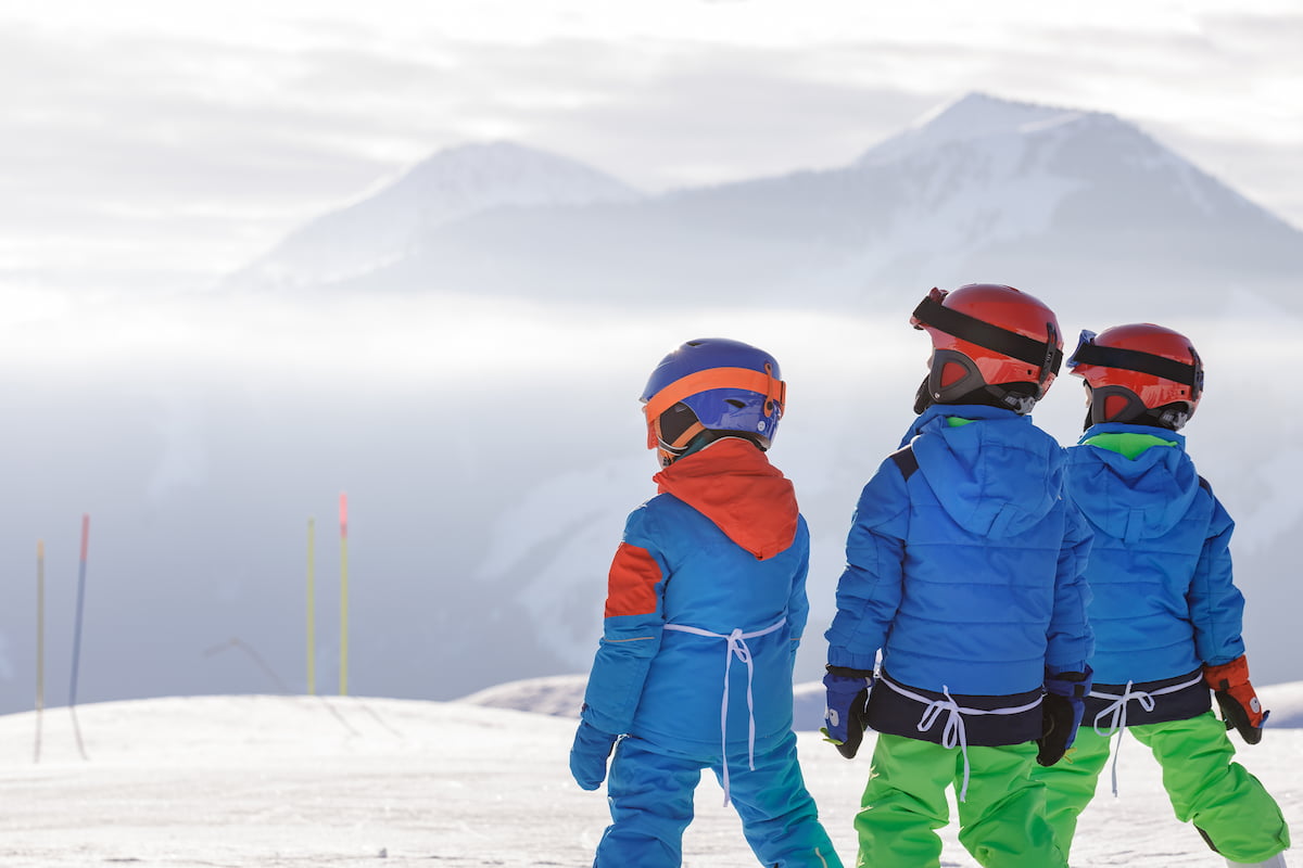 Disfrutando la Magia de la Nieve en Familia: Esquiar con Niños en Andorra en el Sport Hotel Hermitage & Spa